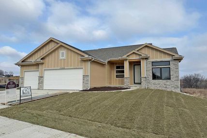 16542 Wirt Street , Omaha, NE 68116