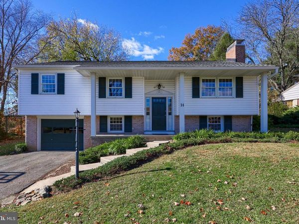 14 FRESH MEADOW DRIVE, LANCASTER, PA 17603