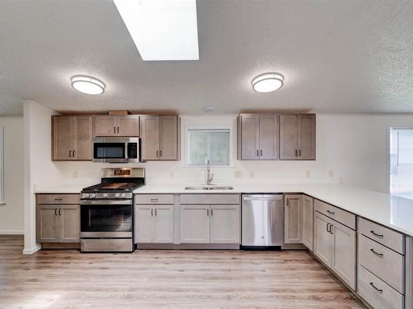122 Paddock Circle, Iowa City, IA 52240