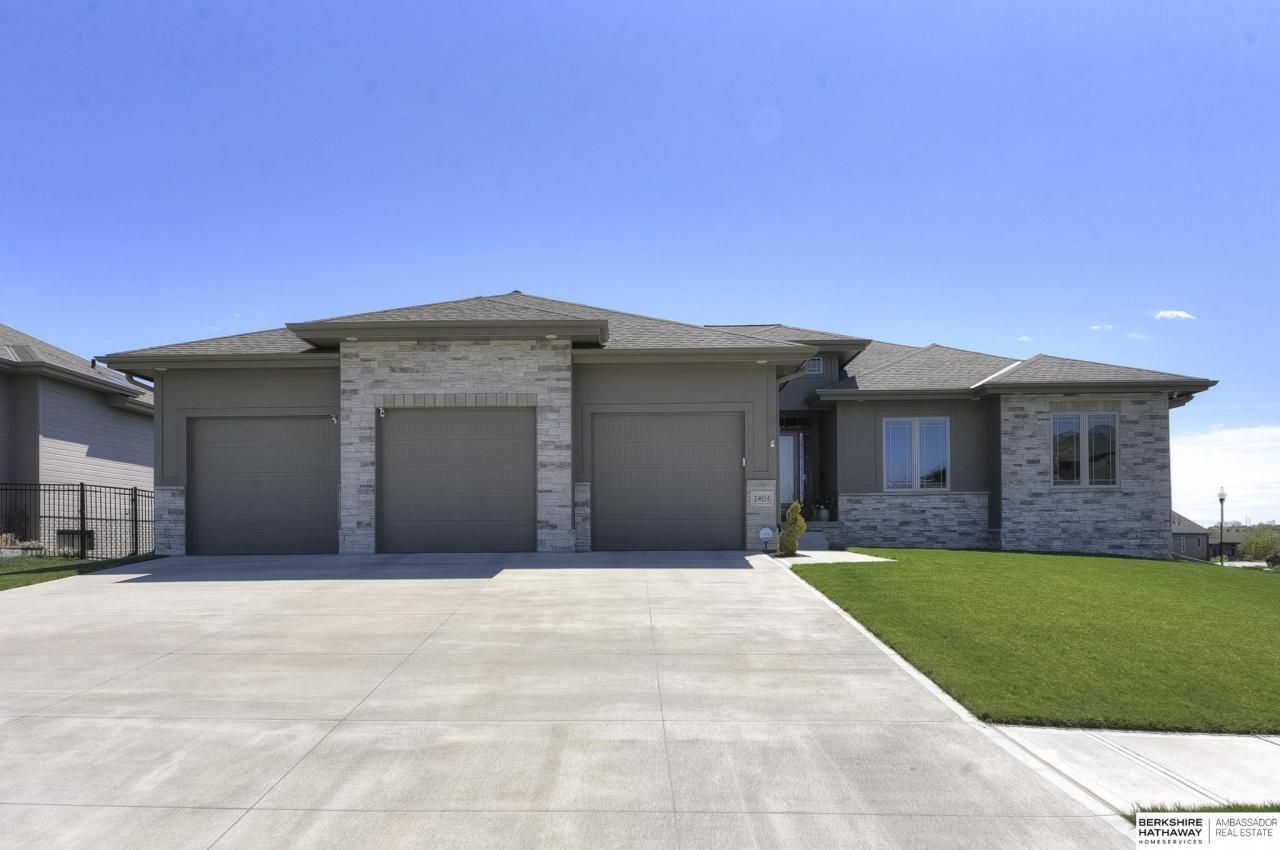 1403 N 196th Street , Elkhorn, NE 68022