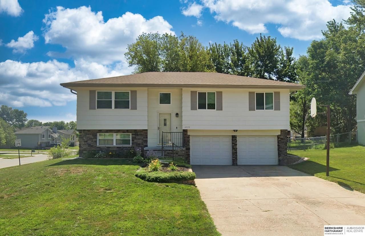 4925 N 129 Street , Omaha, NE 68164