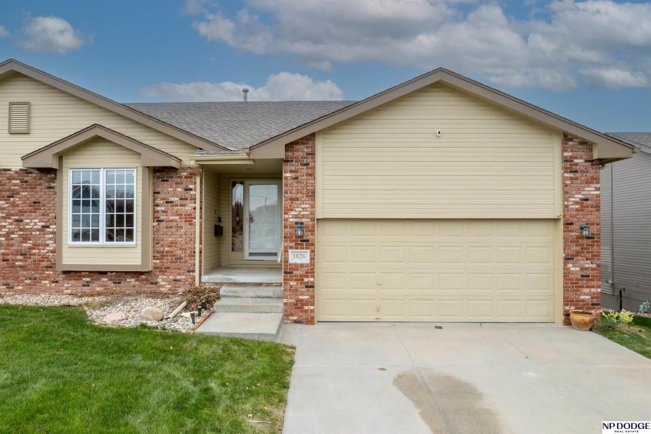 1826 N 155th Avenue , Omaha, NE 68154