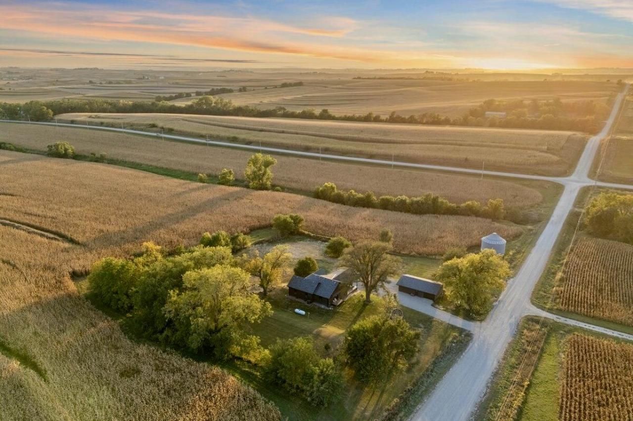 30135 DOGWOOD Road, TREYNOR, IA 51575