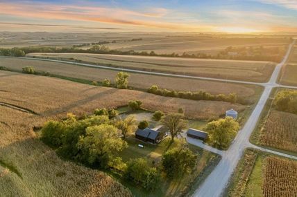 30135 Dogwood Road , Treynor, IA 51575