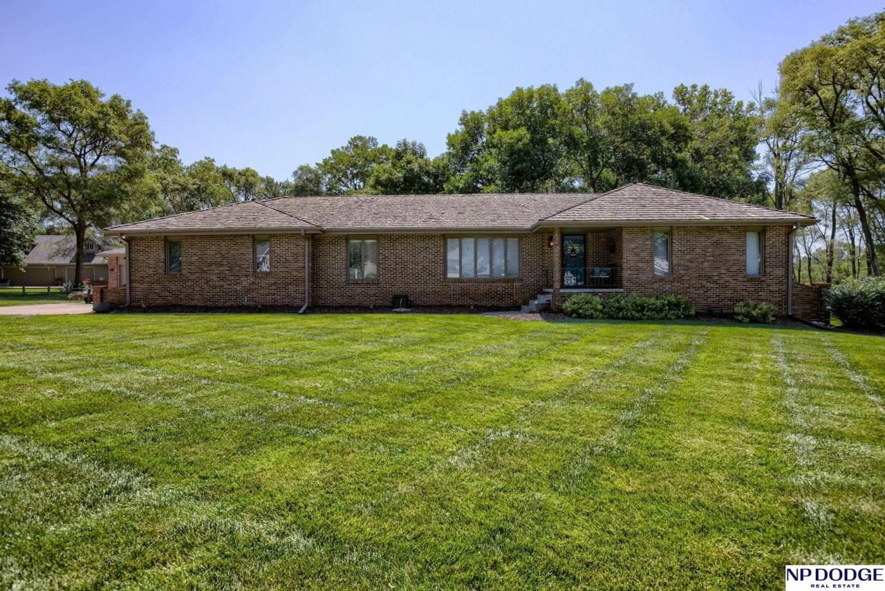 945 S 205 Street , Elkhorn, NE 68022