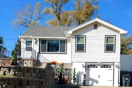 2338 N 67 Avenue , Omaha, NE 68104