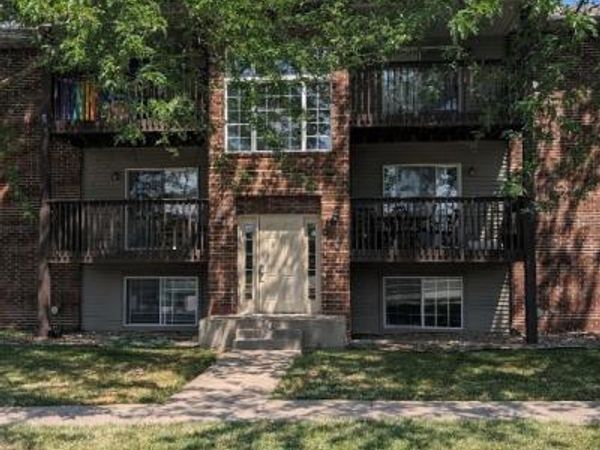 84 West Side Drive , Iowa City, IA 52246