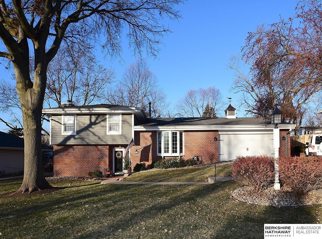 1334 S 165 Street , Omaha, NE 68130