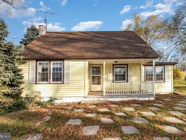 201 KUTZ ROAD, CARLISLE, PA 17015