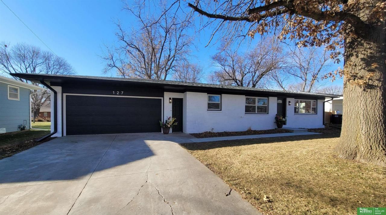 127 Ash Avenue , York, NE 68467