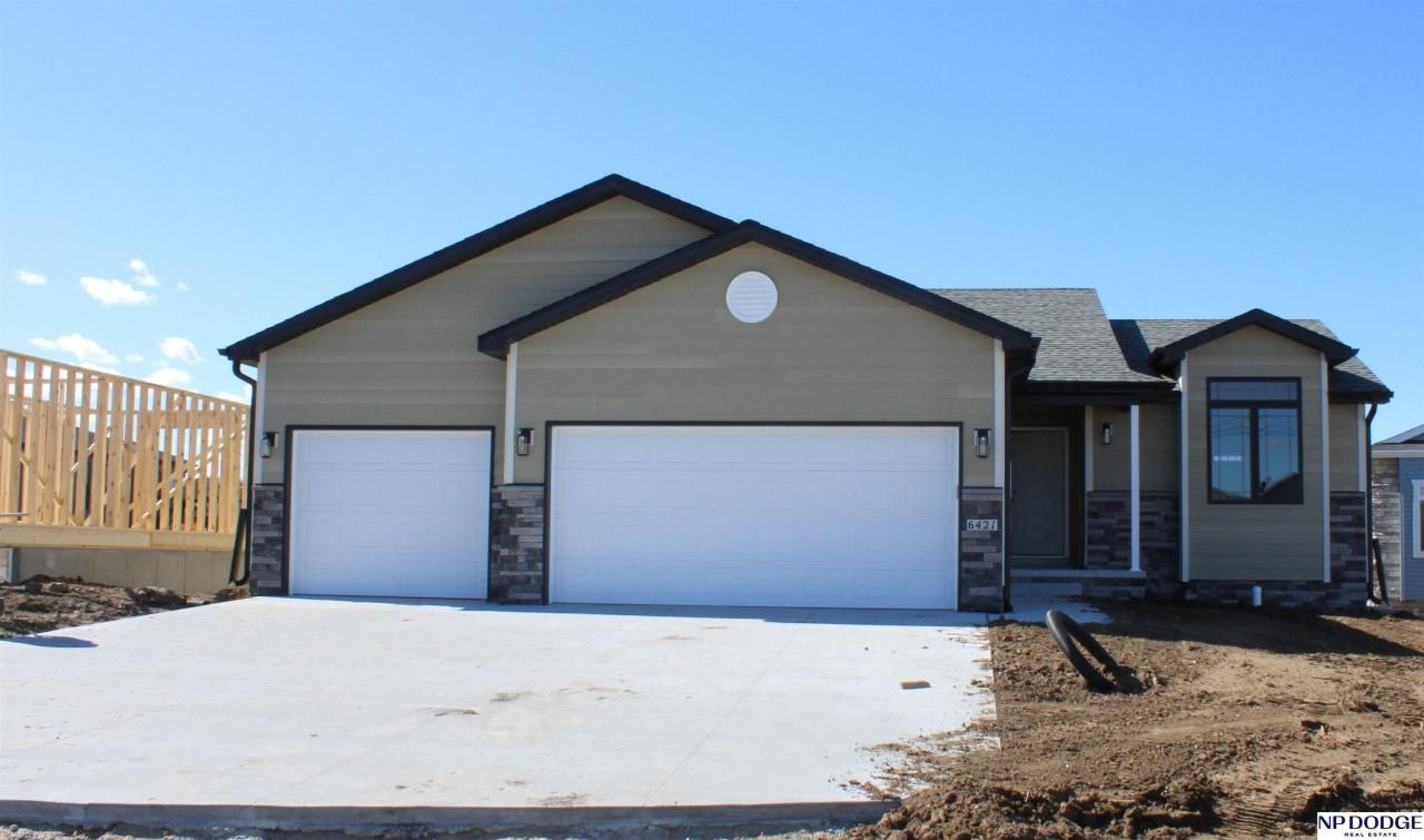 6421 N 12th Court , Lincoln, NE 68521