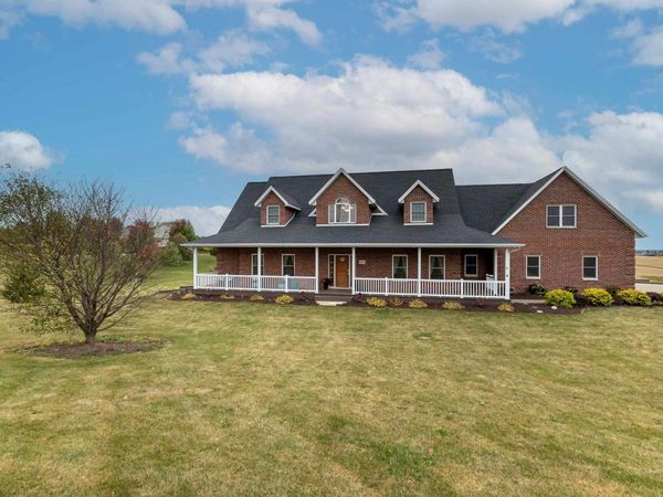9479 Kemp Road, Dubuque, IA 52003
