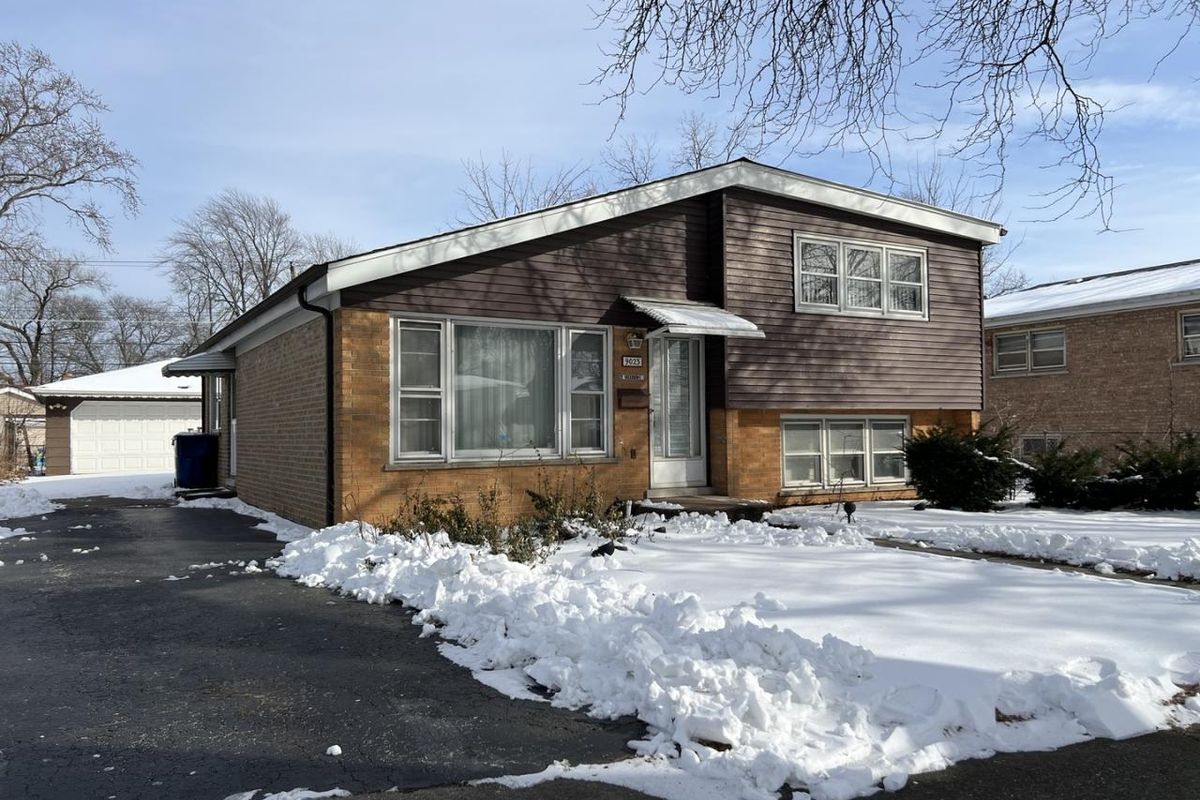 9023 TULLEY AVENUE, OAK LAWN, IL 60453 | bairdwarner.com | MLS ID 12294343
