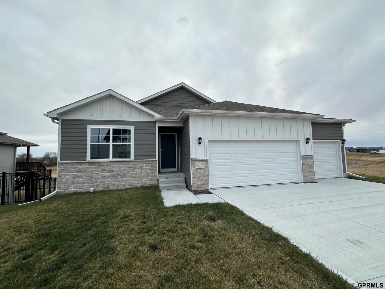 4615 Lawnwood Drive , Bellevue, NE 68133