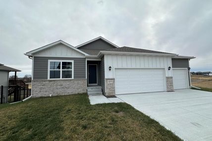 4615 Lawnwood Drive , Bellevue, NE 68133