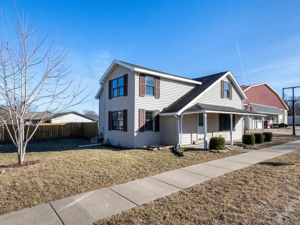 1220 S Percival Street, Hazel Green, WI 53811