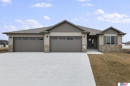 511 N 107th Street , Lincoln, NE 68527