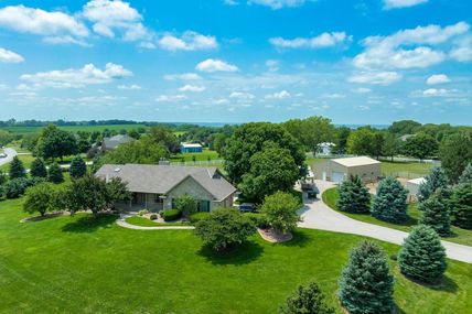 22335 Pine Hill Drive , Gretna, NE 68028