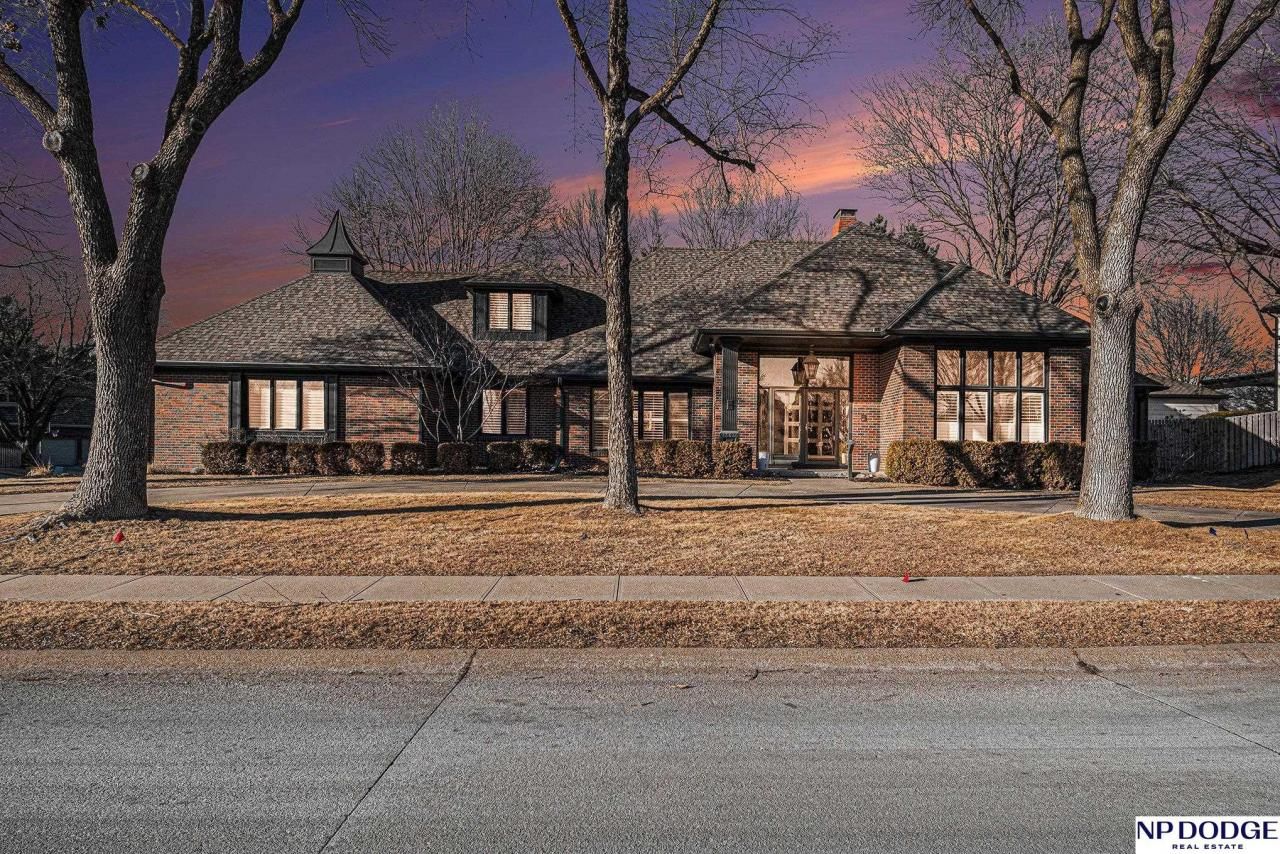 13426 Seward Street , Omaha, NE 68154