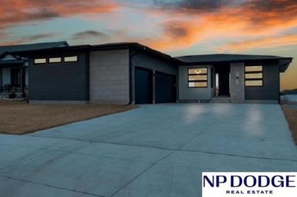 810 W Panorama Road , Lincoln, NE 68523