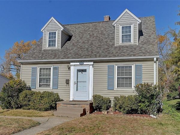 424 35th Street NE, Cedar Rapids, IA 52402
