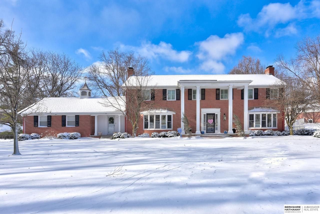 9501 Harney Street , Omaha, NE 68114