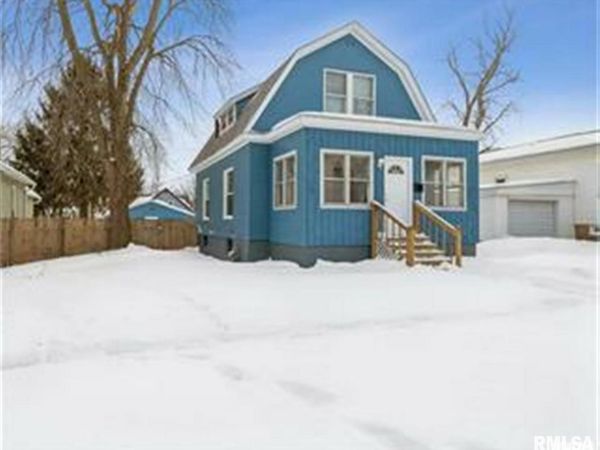 827 13TH Avenue South, Clinton, IA 52732