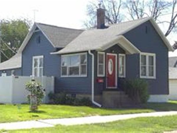 515 N 5TH Street, Clinton, IA 52732