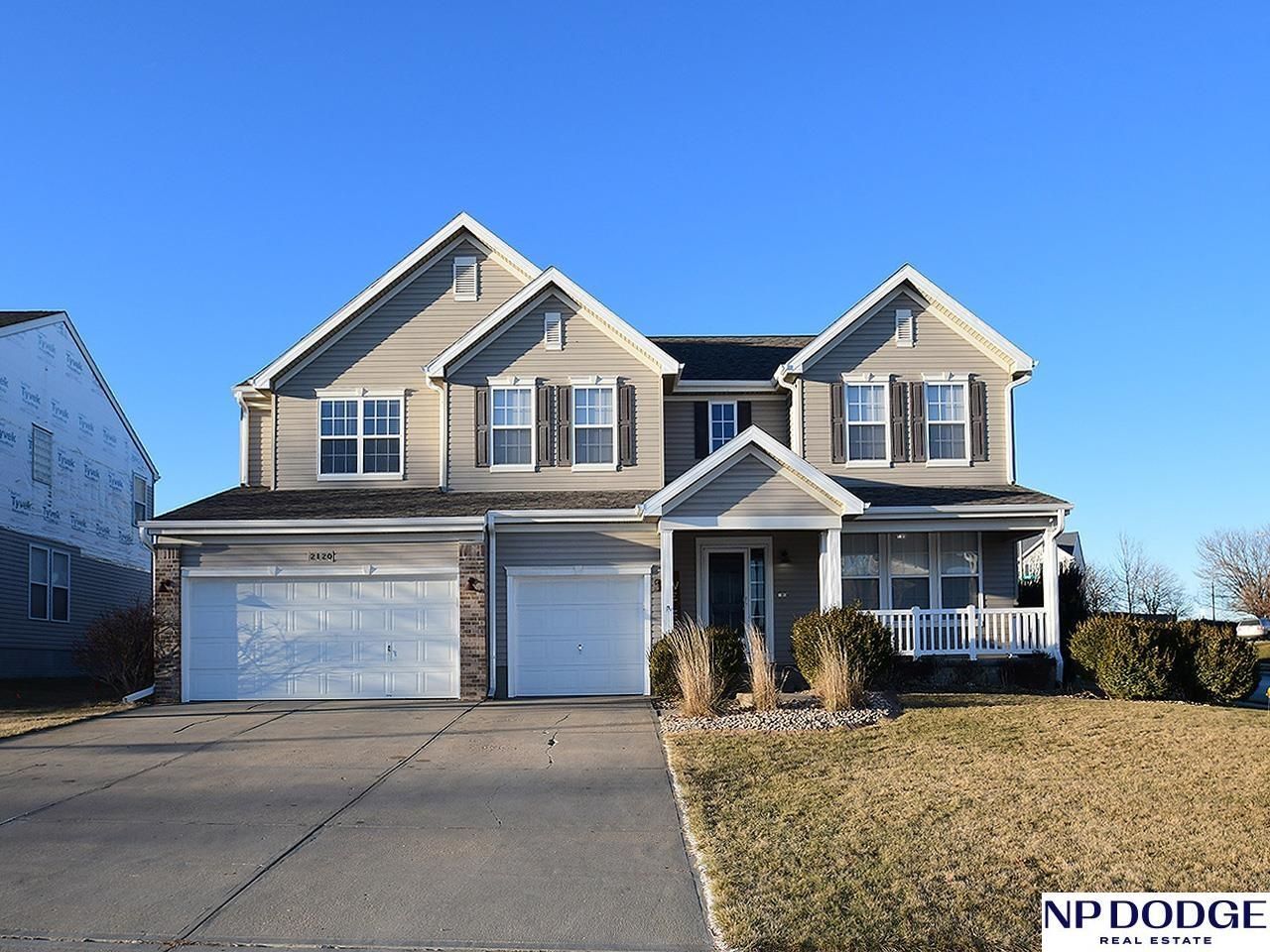 2120 Glacier Drive , Papillion, NE 68046