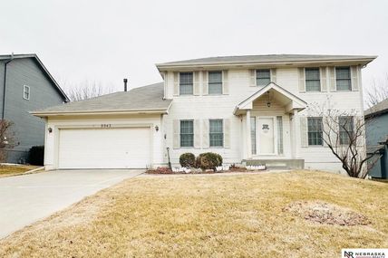 9943 Floyd Street , La Vista, NE 68128