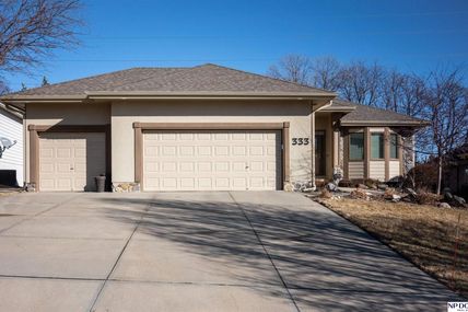 333 S 169 Circle , Omaha, NE 68118