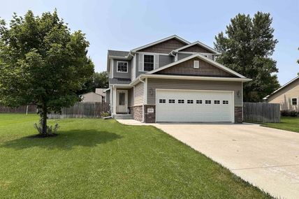 1575 N Columbia Avenue , Seward, NE 68434
