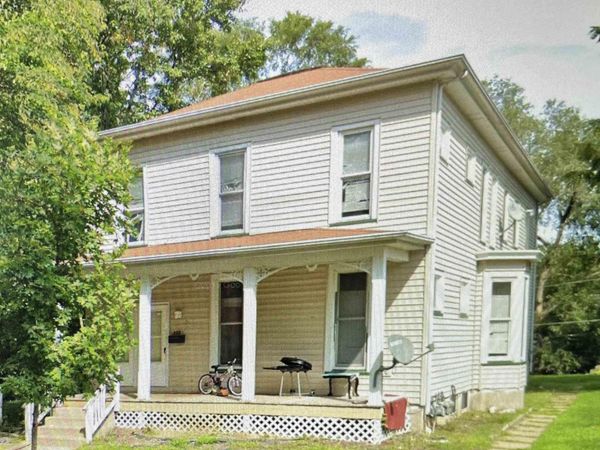 312 S 7th St, Burlington, IA 52601