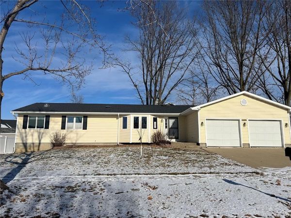 3010 28th Avenue SW, Cedar Rapids, IA 52404
