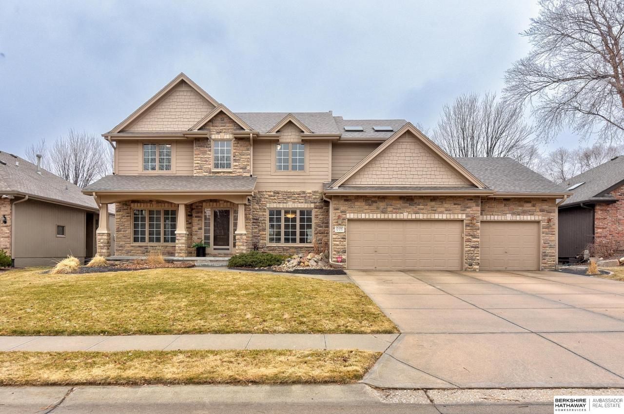 2120 S 194th Street , Omaha, NE 68130