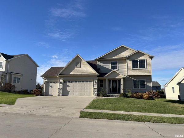 5668 IDAHO Drive, Bettendorf, IA 52722