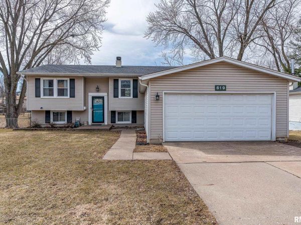 619 NORTHBROOK Drive, Davenport, IA 52806
