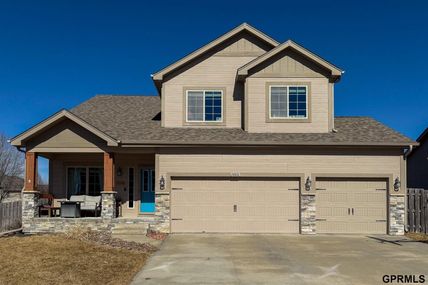 18816 Redwood Street , Omaha, NE 68136