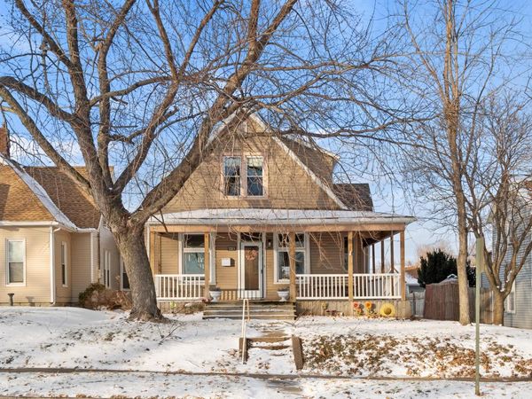 1103 NEWELL AVE, Muscatine, IA 52761