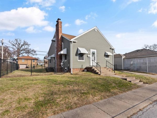 1311 E 4TH ST, Muscatine, IA 52761
