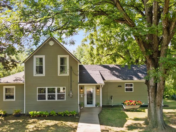 725 WALNUT ST, Columbus Junction, IA 52738