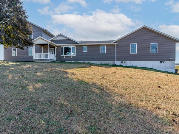 2362 152ND STREET, Muscatine, IA 52761