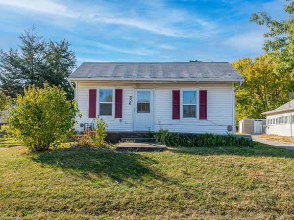 306 MCARTHUR ST, Muscatine, IA 52761
