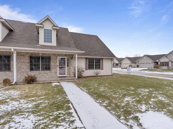 454 CELESTE CIR, Blue Grass, IA 52726