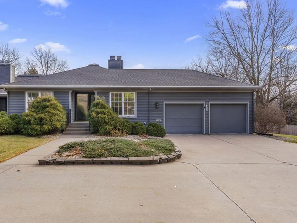 2609 TERMINI DR, Muscatine, IA 52761