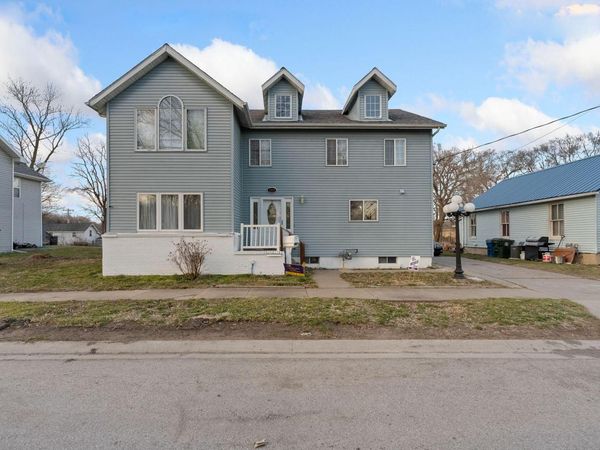 1213 DALE ST, Muscatine, IA 52761
