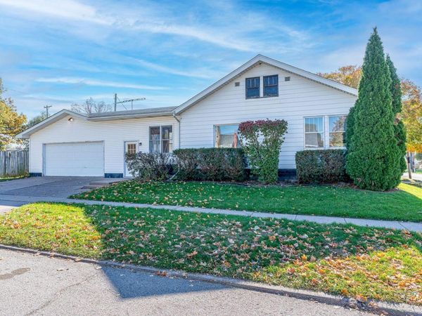 216 MONROE, Muscatine, IA 52761