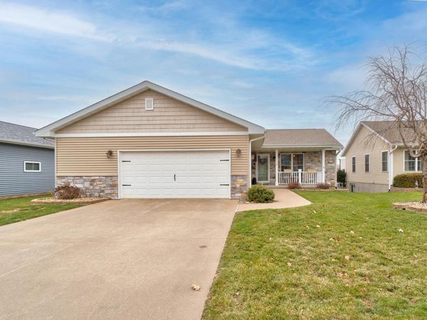 3009 W FULLIAM AVE, Muscatine, IA 52761