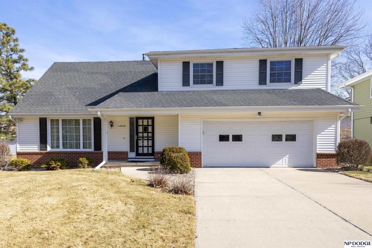 13636 Montclair Drive , Omaha, NE 68144