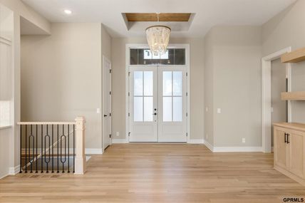20613 Laurel Avenue , Omaha, NE 68022